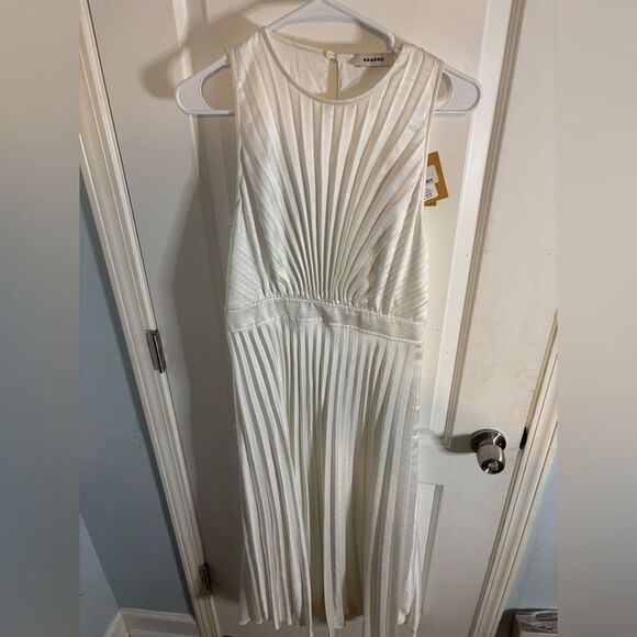 Sandro white Jolie Pleated Midi Dress NWT size 40/ us 8 - Picture 4 of 11